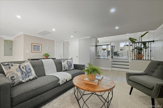 1050 Hastings Street, Baldwin, NY 11510