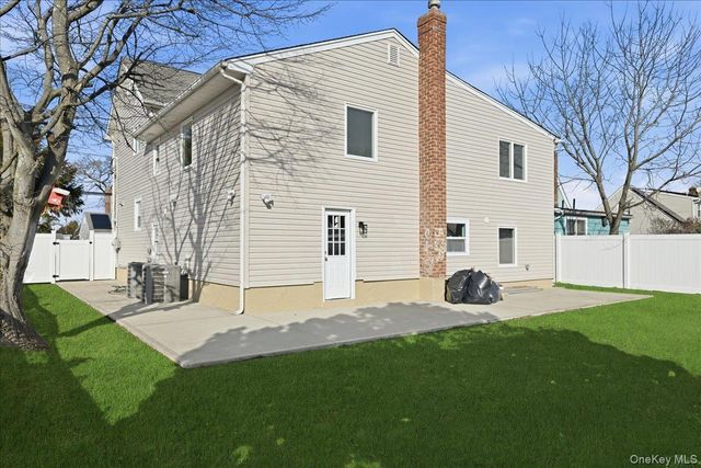 1050 Hastings Street, Baldwin, NY 11510