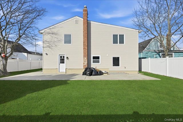 1050 Hastings Street, Baldwin, NY 11510