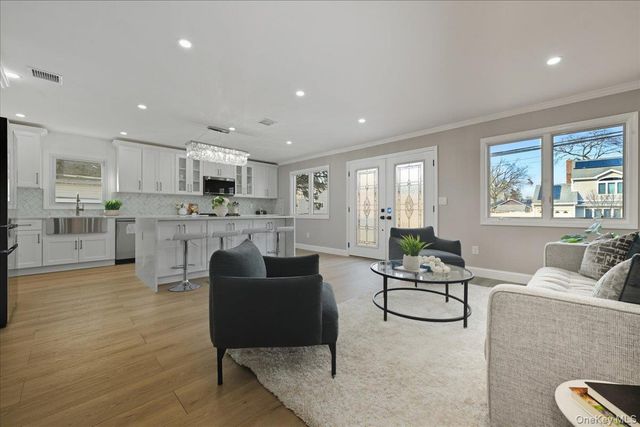 1050 Hastings Street, Baldwin, NY 11510