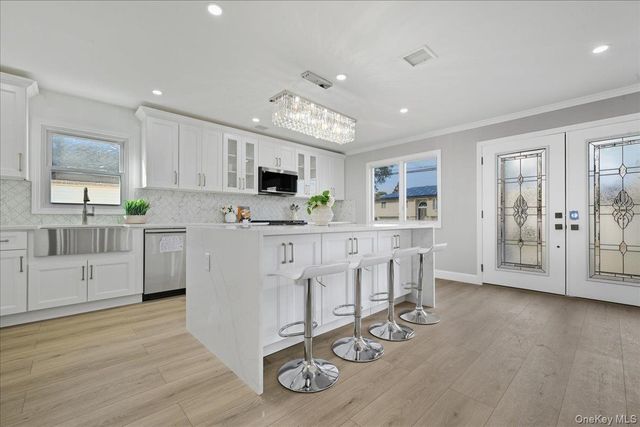 1050 Hastings Street, Baldwin, NY 11510