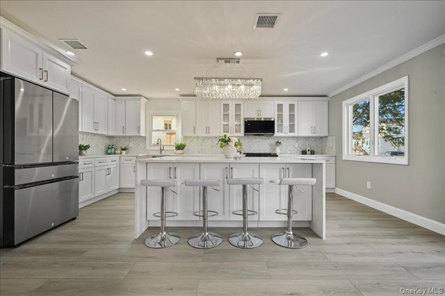 1050 Hastings Street, Baldwin, NY 11510