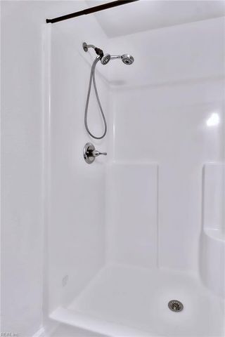 274 Paradise DR, Portsmouth, VA 23701