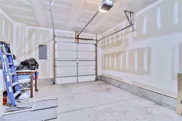 274 Paradise DR, Portsmouth, VA 23701