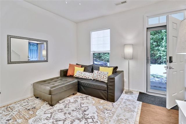 274 Paradise DR, Portsmouth, VA 23701