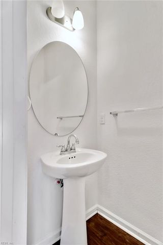 274 Paradise DR, Portsmouth, VA 23701