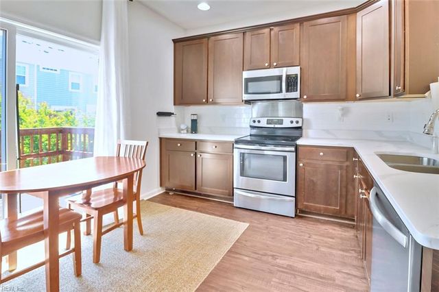 274 Paradise DR, Portsmouth, VA 23701