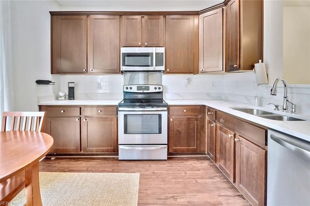 274 Paradise DR, Portsmouth, VA 23701