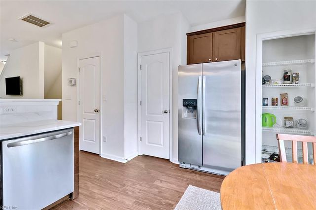 274 Paradise DR, Portsmouth, VA 23701