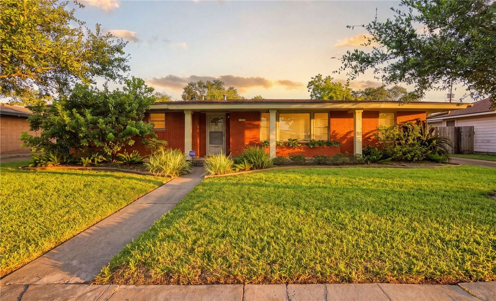 505 Williamson Pl, Corpus Christi, TX 78411 — exterior