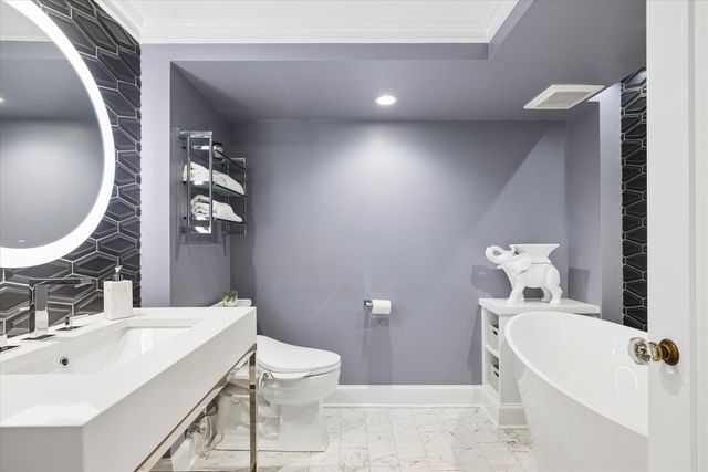 411 N Belmont Avenue, Arlington Heights, IL 60004