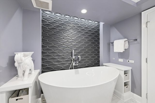 411 N Belmont Avenue, Arlington Heights, IL 60004