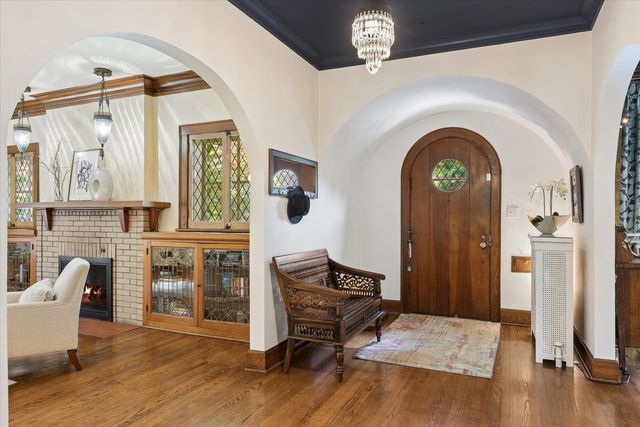 411 N Belmont Avenue, Arlington Heights, IL 60004