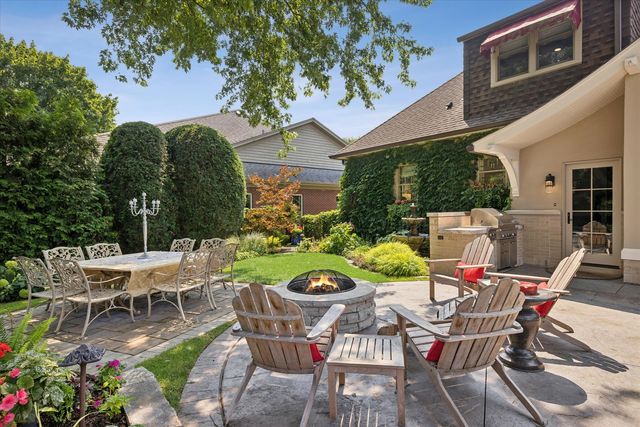 411 N Belmont Avenue, Arlington Heights, IL 60004