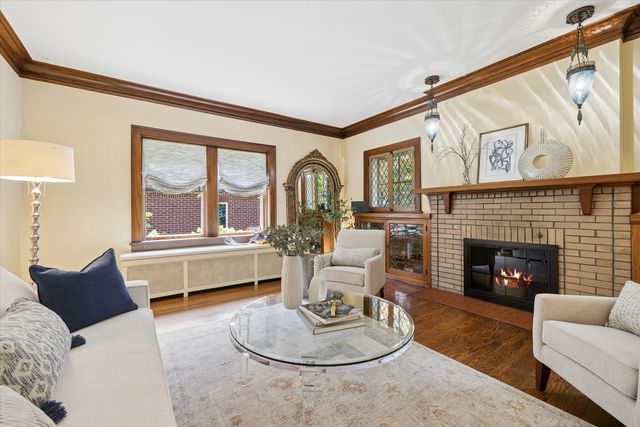 411 N Belmont Avenue, Arlington Heights, IL 60004