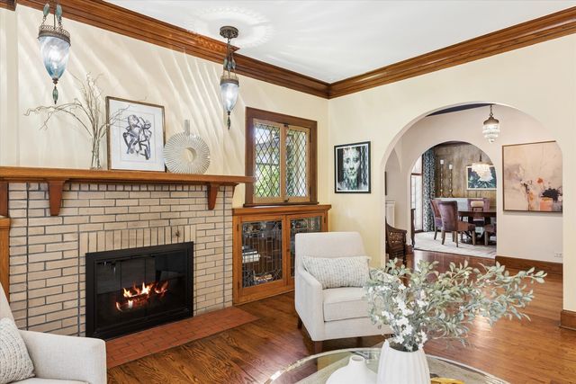 411 N Belmont Avenue, Arlington Heights, IL 60004