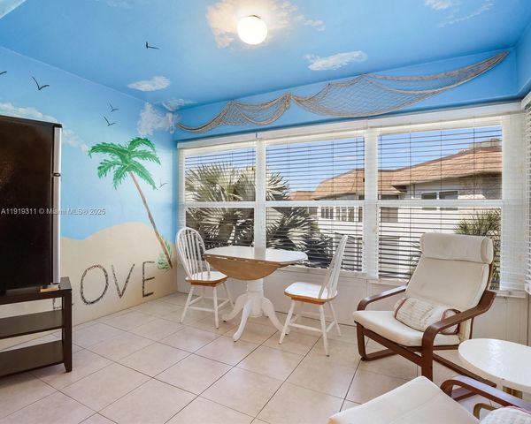 4705 NW 35th St 616, Lauderdale Lakes, FL 33319