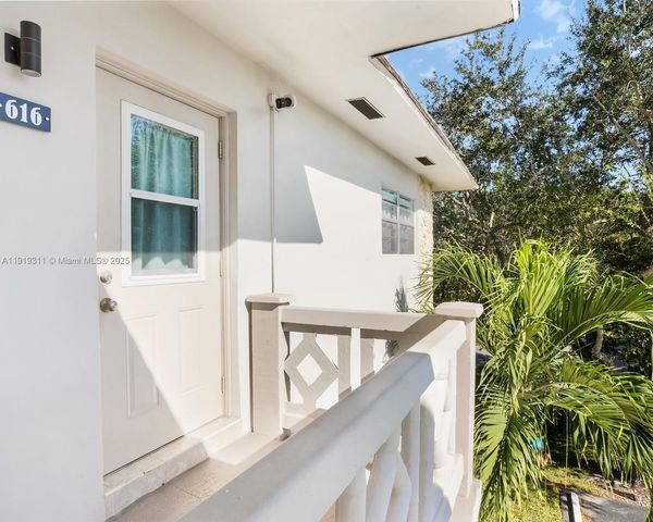 4705 NW 35th St 616, Lauderdale Lakes, FL 33319