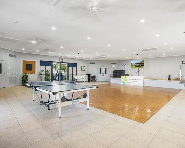 4705 NW 35th St 616, Lauderdale Lakes, FL 33319