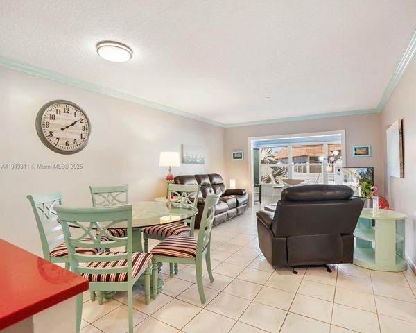 4705 NW 35th St 616, Lauderdale Lakes, FL 33319