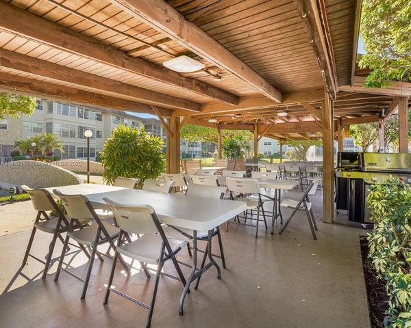 4705 NW 35th St 616, Lauderdale Lakes, FL 33319