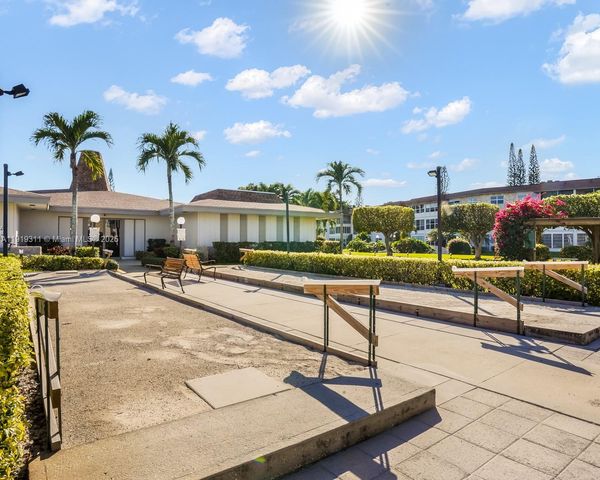 4705 NW 35th St 616, Lauderdale Lakes, FL 33319