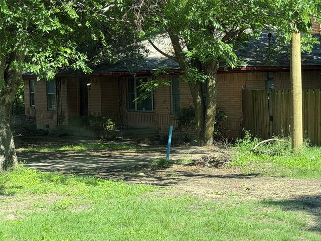 210 W Bear Creek Road, Glenn Heights, TX 75154