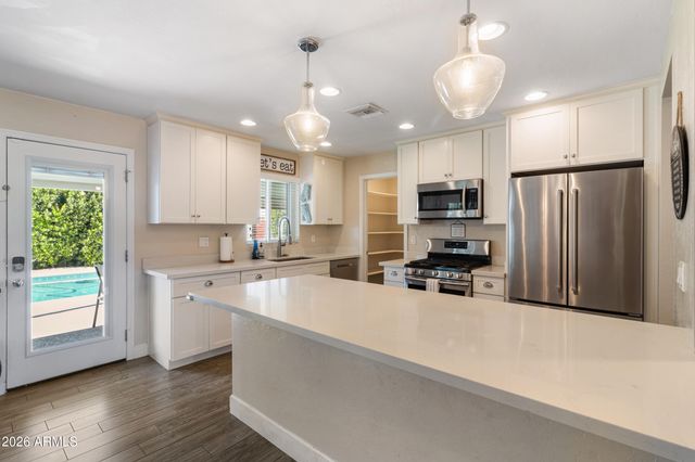 4014 N 81ST Street, Scottsdale, AZ 85251