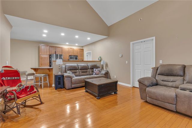 106 Clearwater Drive, Franklin Twp, PA 16117