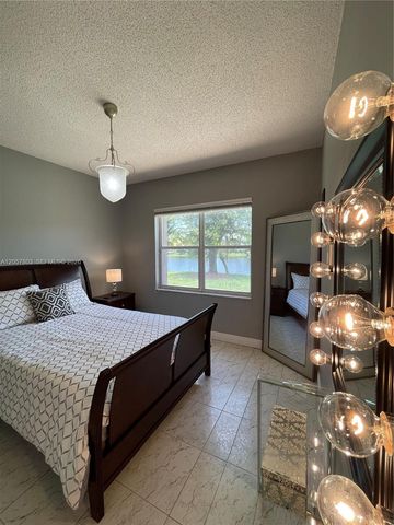 340 SW 167th Ave, Pembroke Pines, FL 33027