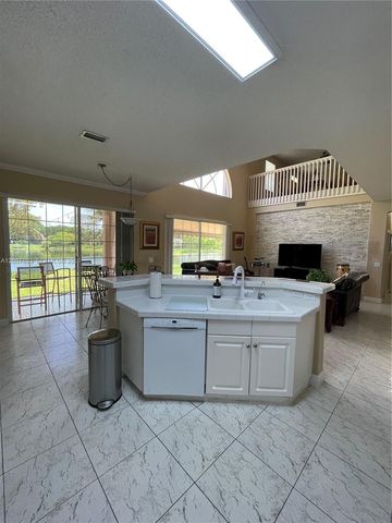 340 SW 167th Ave, Pembroke Pines, FL 33027