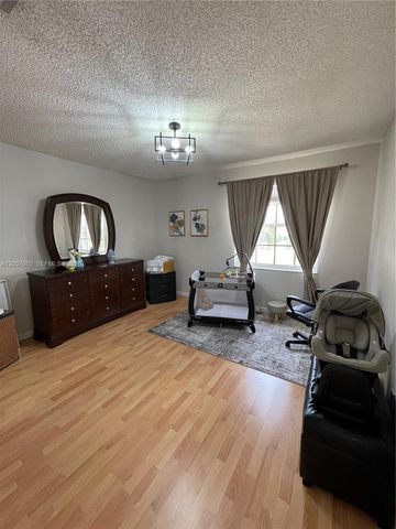 340 SW 167th Ave, Pembroke Pines, FL 33027