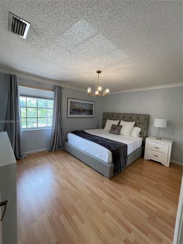 340 SW 167th Ave, Pembroke Pines, FL 33027