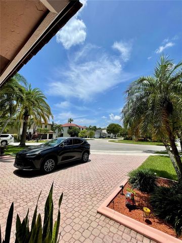 340 SW 167th Ave, Pembroke Pines, FL 33027