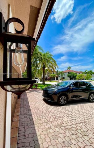 340 SW 167th Ave, Pembroke Pines, FL 33027