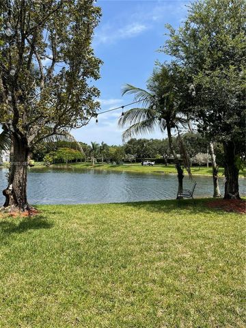 340 SW 167th Ave, Pembroke Pines, FL 33027