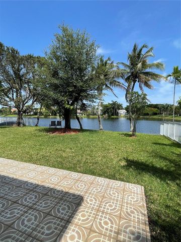 340 SW 167th Ave, Pembroke Pines, FL 33027