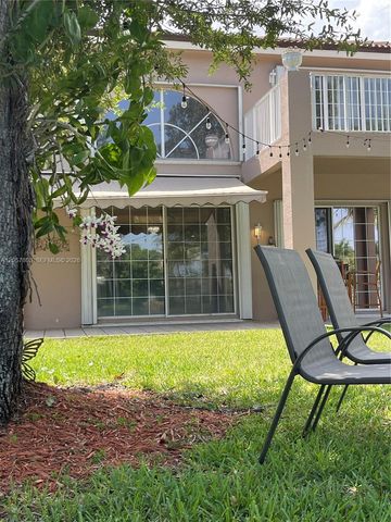 340 SW 167th Ave, Pembroke Pines, FL 33027
