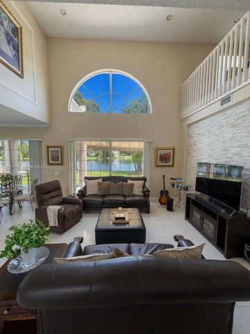 340 SW 167th Ave, Pembroke Pines, FL 33027