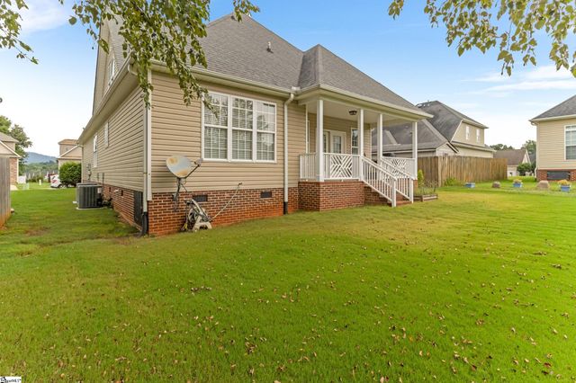 203 Summergrass Drive, Greenville, SC 29617