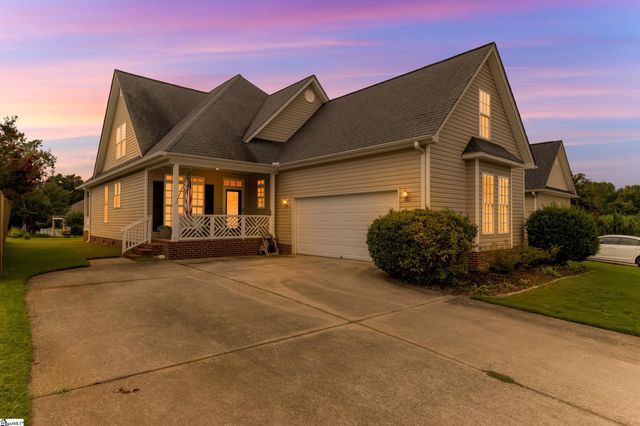 203 Summergrass Drive, Greenville, SC 29617
