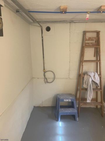 9 Pierson St, Bloomfield Twp., NJ 07003