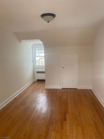 9 Pierson St, Bloomfield Twp., NJ 07003