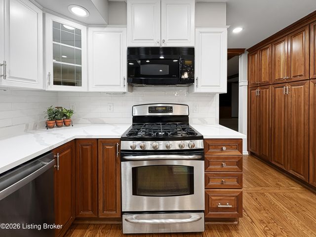 6710 Tallwood Ct, Prospect, KY 40059