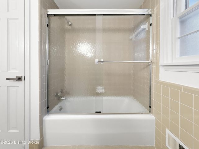 6710 Tallwood Ct, Prospect, KY 40059