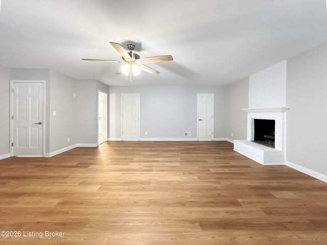 6710 Tallwood Ct, Prospect, KY 40059