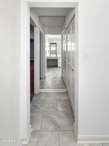 6710 Tallwood Ct, Prospect, KY 40059