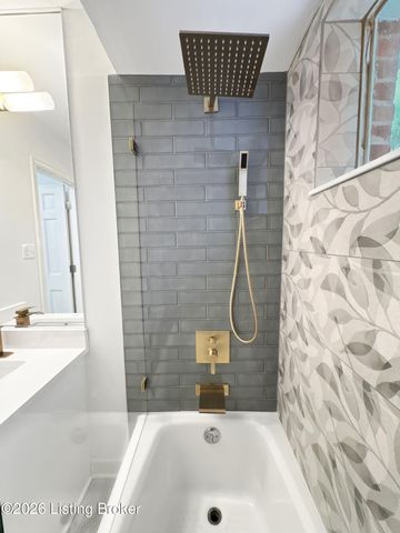 6710 Tallwood Ct, Prospect, KY 40059