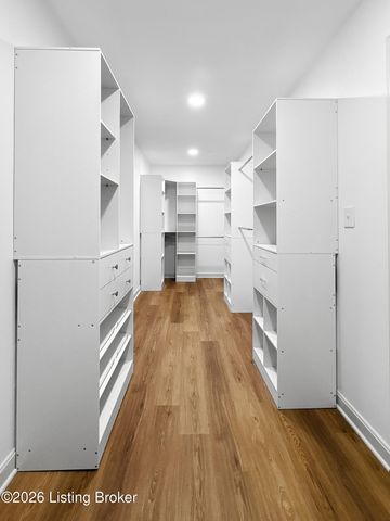 6710 Tallwood Ct, Prospect, KY 40059