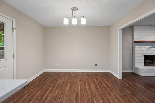 7317 NW 77th Terrace, Kansas City, MO 64152